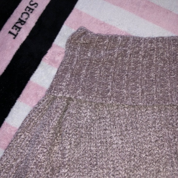 Off Shoulder Sweater - Picture 3 of 6